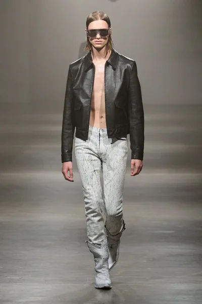 Look 46
